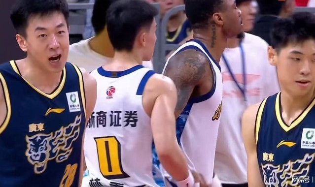 MK体育app下载-大鱼来了！广东队有望签下“黑硬”内线大杀器，本赛季场均17+11