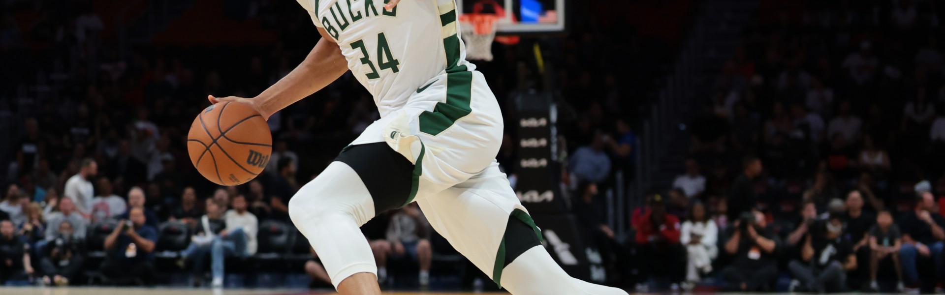 MK体育-Shams：字母哥离队的立场并未改变 未来谈判重点是他想在哪里打球