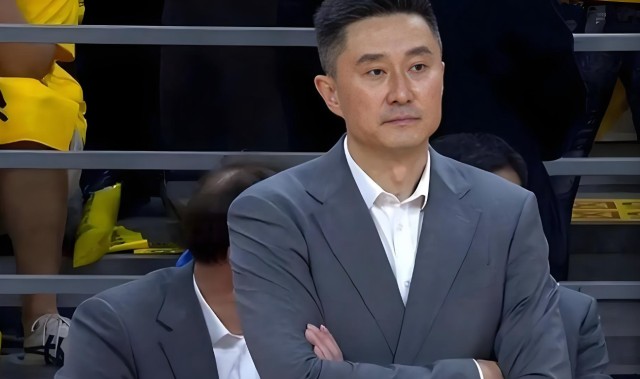 MK体育-出场38分钟，5中1，仅得2分！球迷：杜锋任人唯亲？