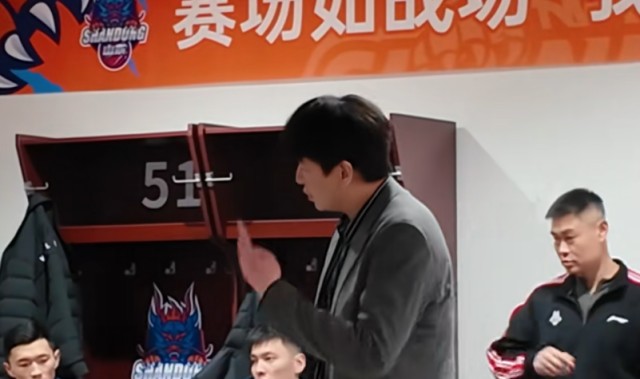 MK体育-胜宁波更衣室！邱彪强调健康与family，鲍威尔因家庭变故而低迷！